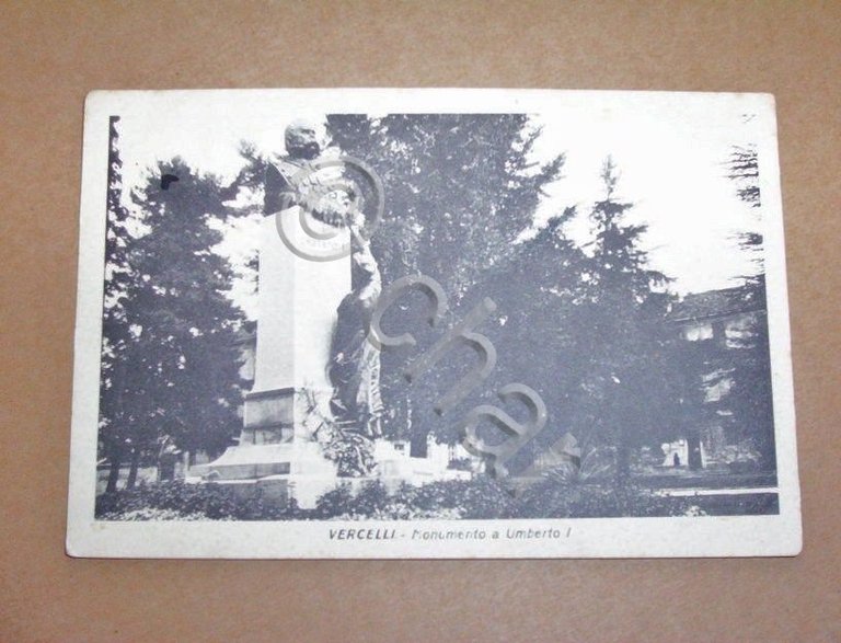 Cartolina Vercelli - Monumento a Umberto I 1930 ca.