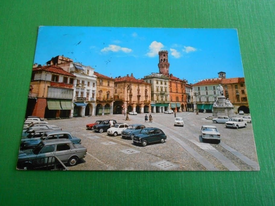 Cartolina Vercelli - Piazza Cavour 1972.