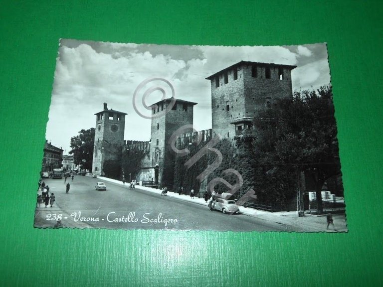 Cartolina Verona - Castello Scaligero 1956.