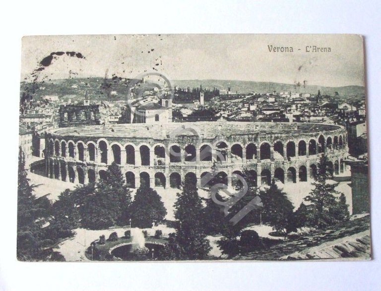 Cartolina Verona - L' Arena 1919.