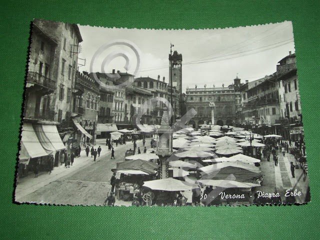 Cartolina Verona - Piazza Erbe 1955 ca.