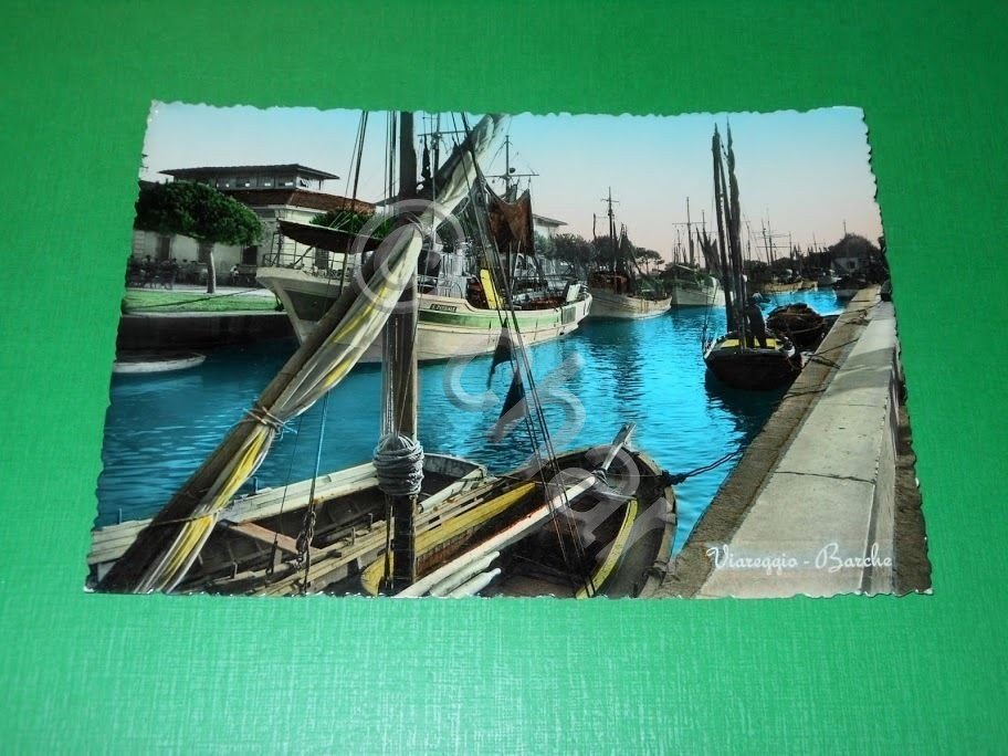 Cartolina Viareggio - Barche 1954.