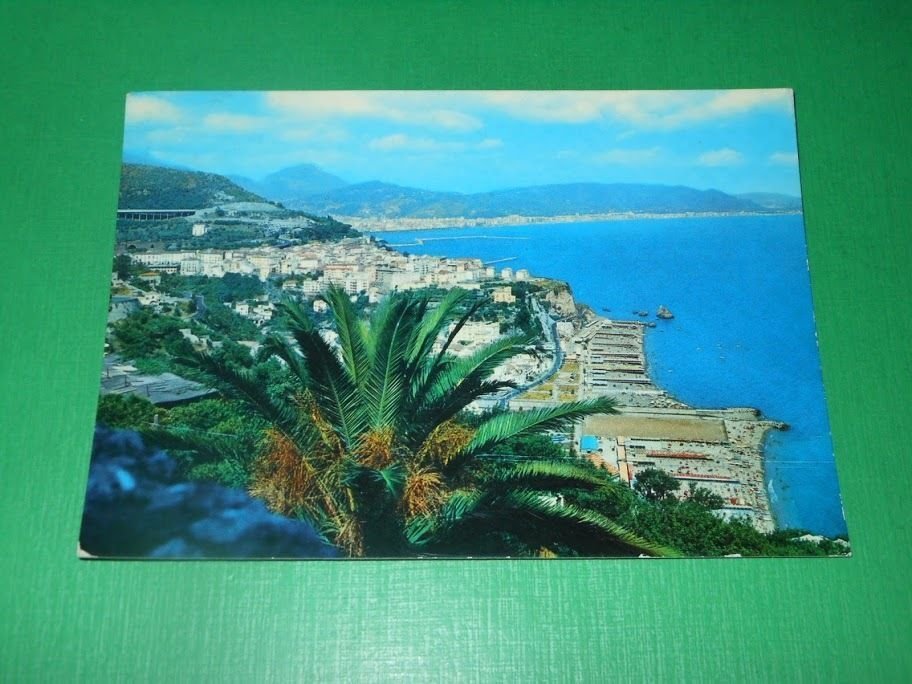 Cartolina Vietri sul Mare - Panorama e spiaggia 1969.