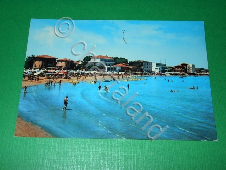 Cartolina Viserba - Alberghi e spiaggia visti dal mare 1966.