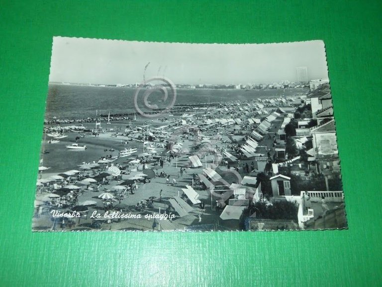 Cartolina Viserba - La bellissima spiaggia 1962