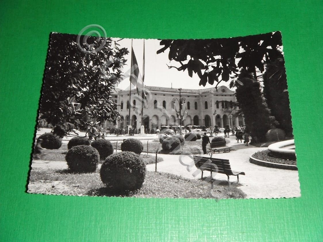 Cartolina Vittorio Veneto - Giardini Pubblici 1965.