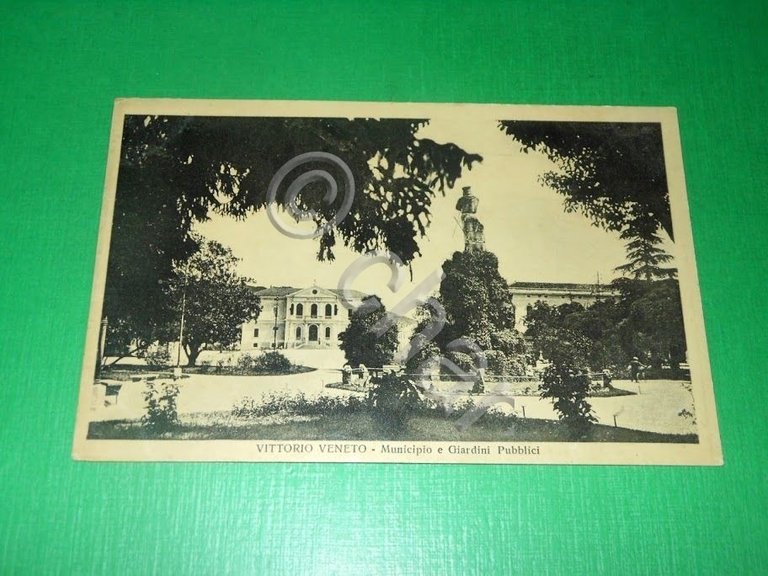Cartolina Vittorio Veneto - Municipio e Giardini Pubblici 1940 ca.