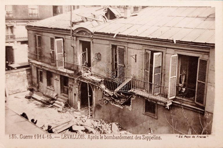 Cartolina WWI Levallois - Apres bombardement Zeppelins Guerre 1914 - …