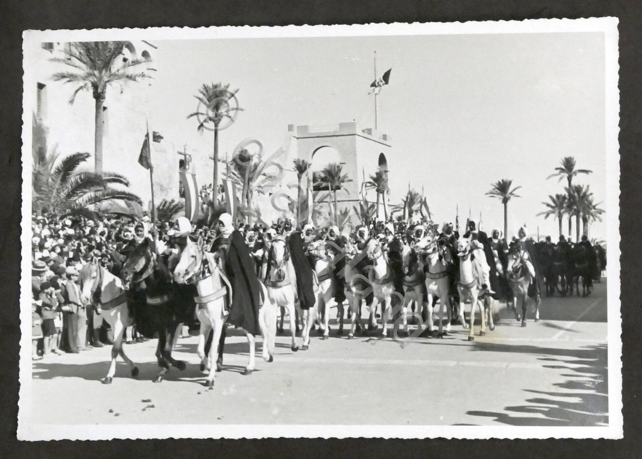 Colonialismo - Fotografia Truppe del Presidio di Tripoli - Spahis … | Immagine principale