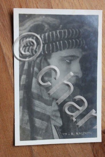 Foto cartolina attori ritratto Rodolfo Valentino - anni '20