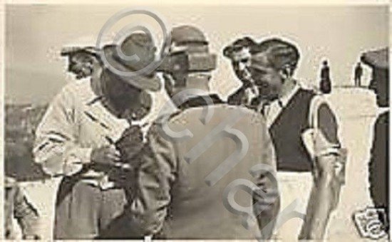 Foto cartolina Italo Balbo mentre firma autografi - Libia - …