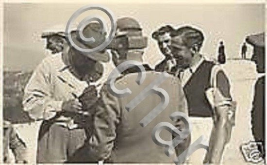 Foto cartolina Italo Balbo mentre firma autografi - Libia - …