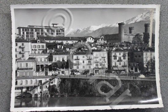 Foto d'archivio per cartolina panorama di Ivrea Castello - anni …