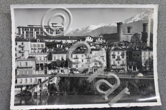 Foto d'archivio per cartolina panorama di Ivrea Castello - anni …