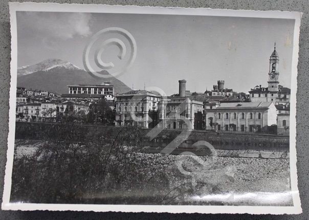 Foto d'archivio per cartolina Piemonte scorcio anni '50 Ivrea | Immagine Gallery 1