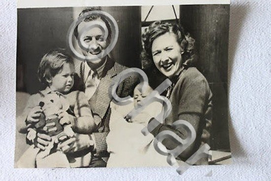 Foto d'epoca - l'attore David Niven con moglie e figli …