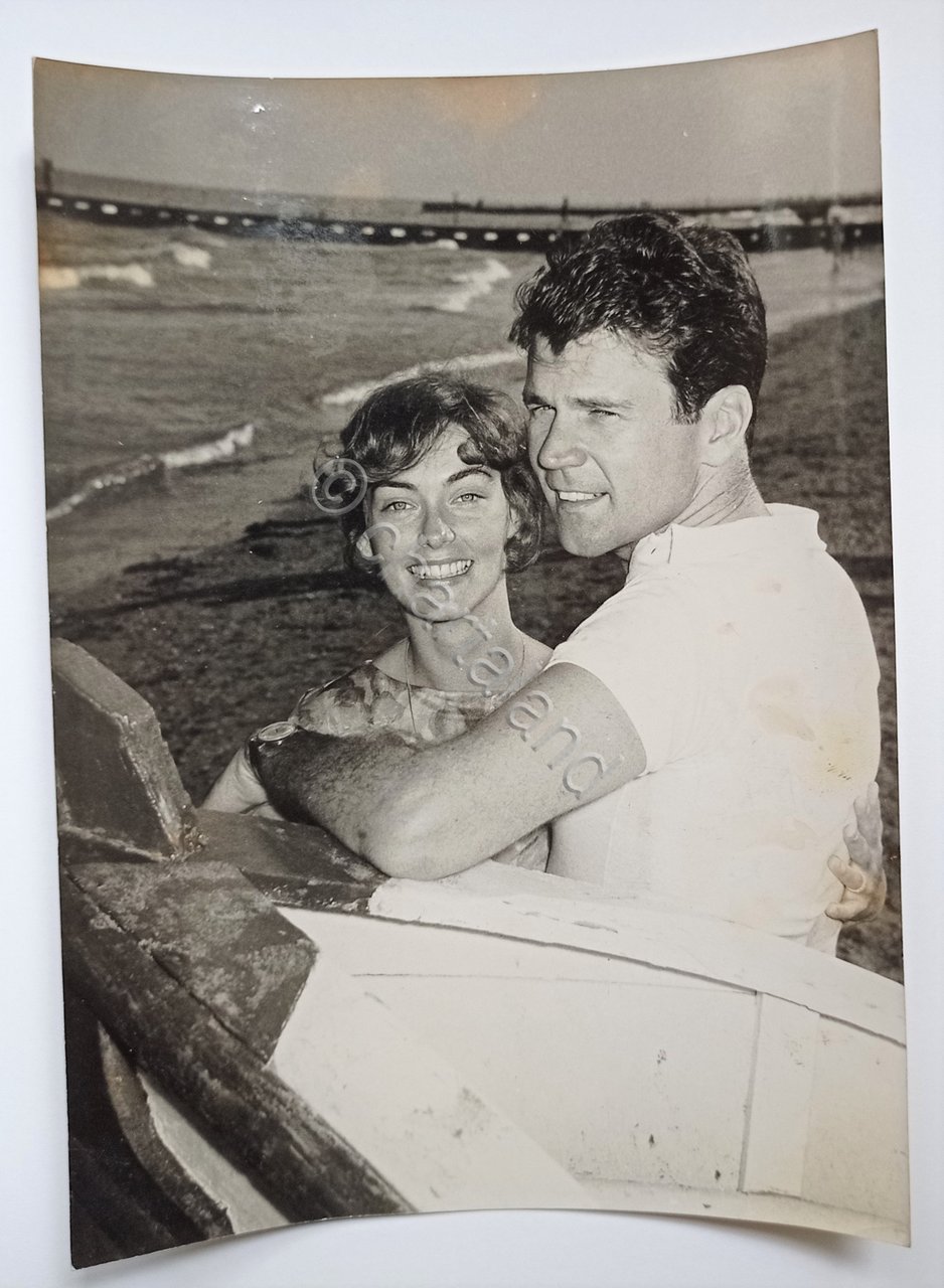 Foto dell'Agenzia Farabola Milano - Attore Don Murray con la … | Immagine principale