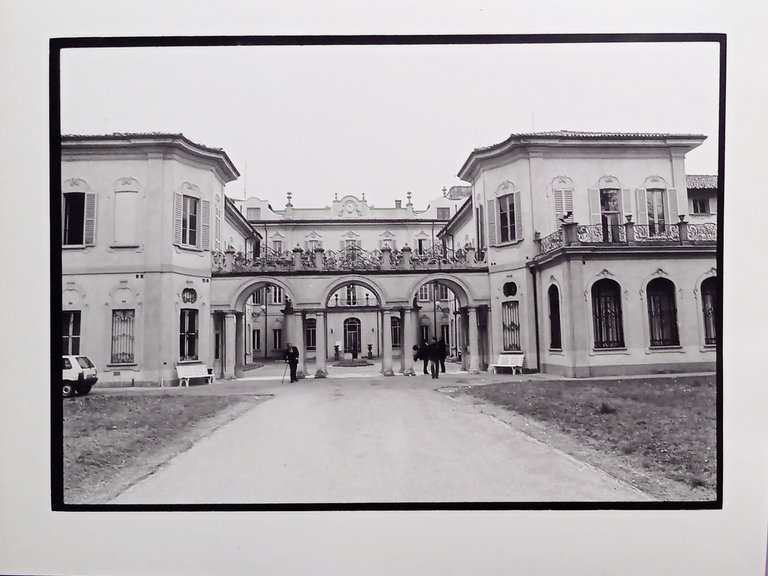 Foto di Maurizio Totaro - Varese - La Prefettura - Anni '90