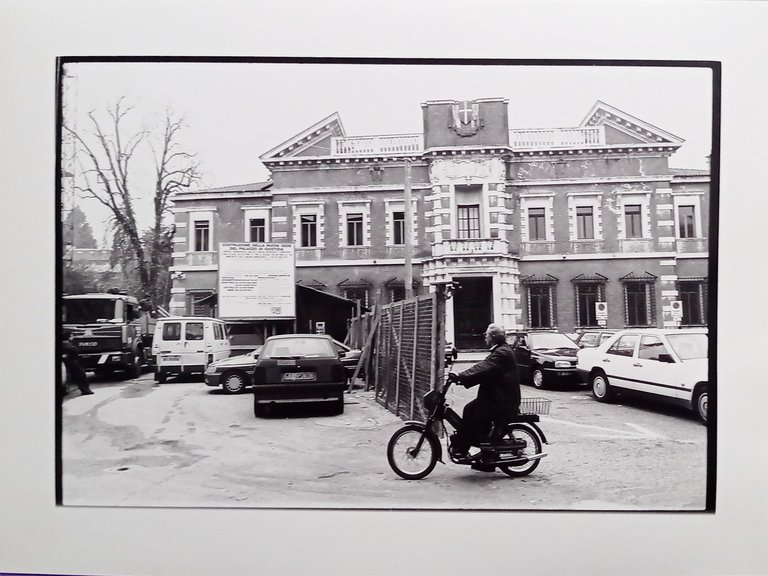 Foto di Maurizio Totaro - Varese - Palazzo di Giustizia - Anni '90