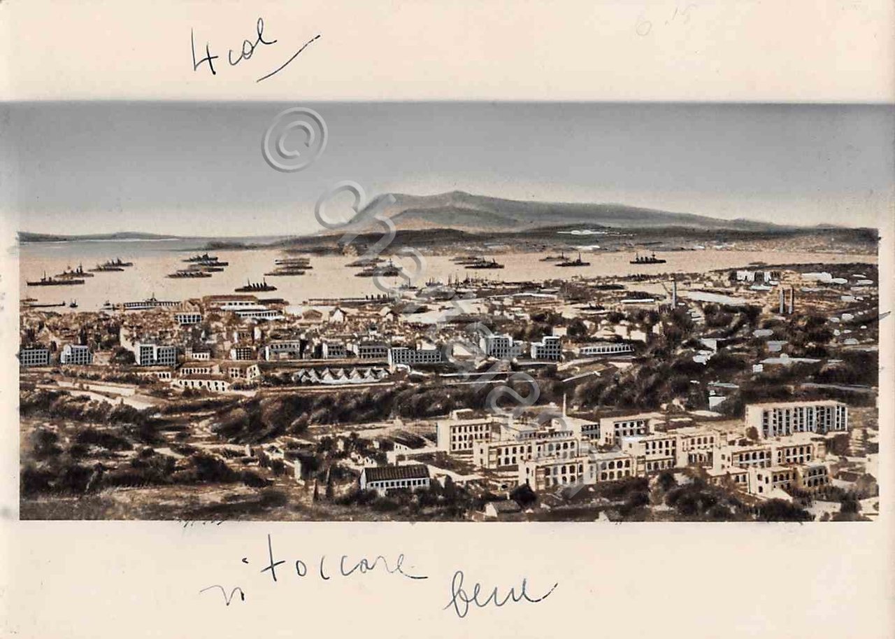 Foto Flotta francese nel porto di Tolone 1942
