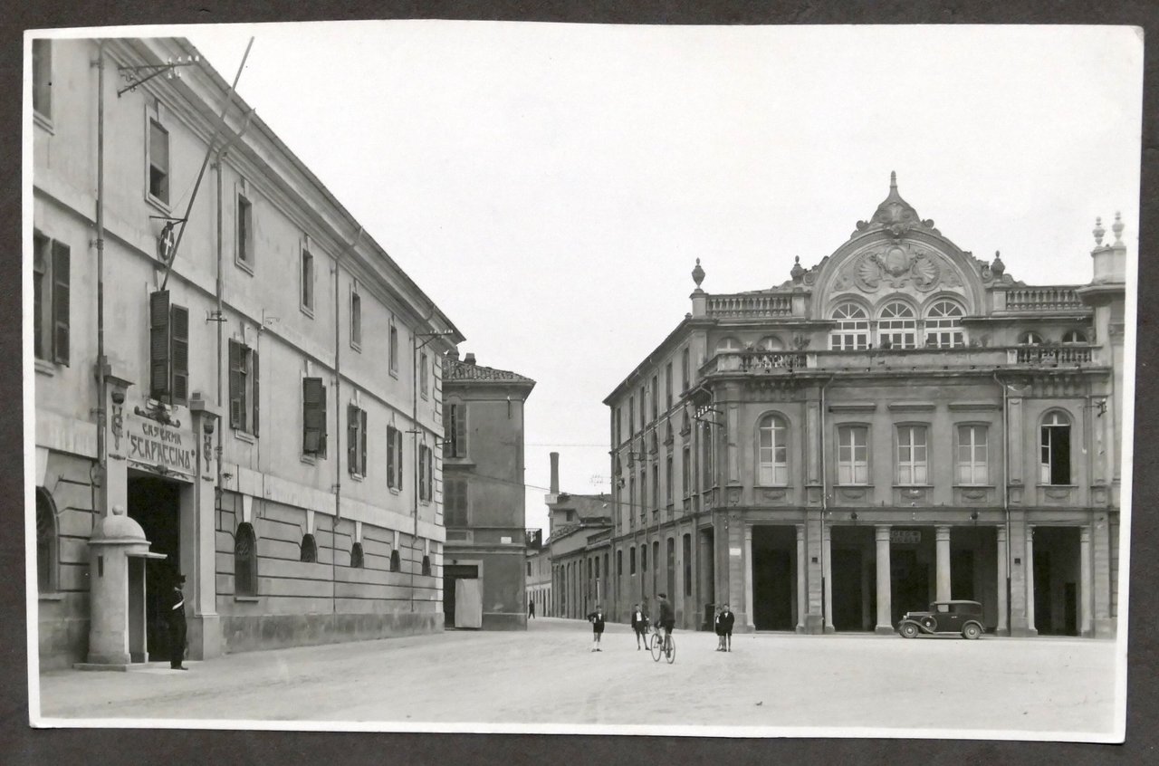 Fotografia Alessandria - Piazza Vittorio Veneto - Caserma Scapaccino - …