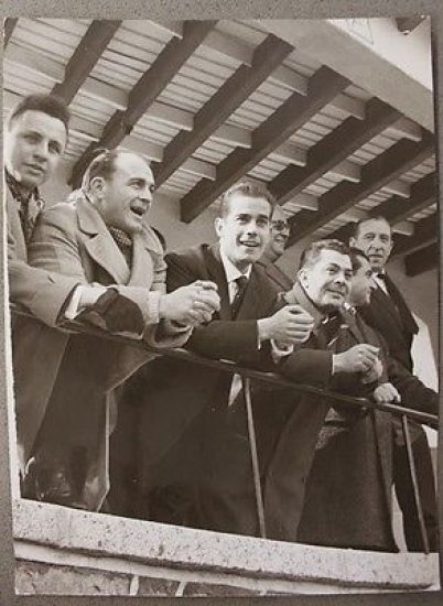 Fotografia Calcio Alfredo Stéfano Di Stéfano e Luis Suárez guardano … | Immagine principale