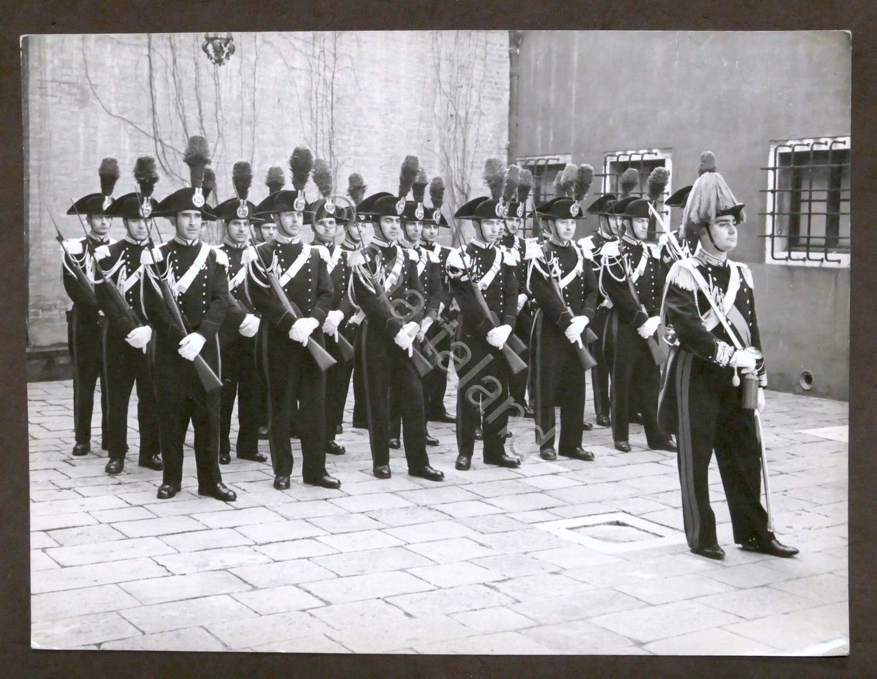 Fotografia Carabinieri in divisa da parata - Venezia - anni …