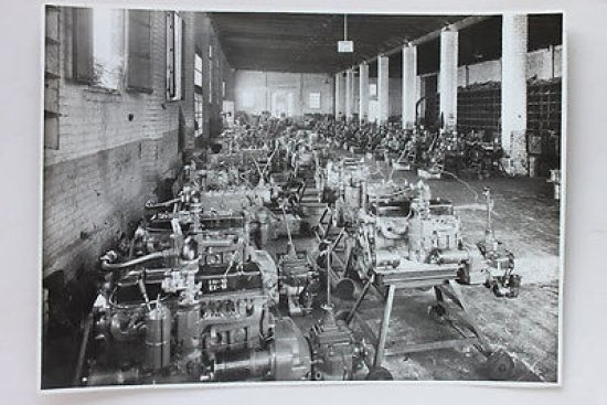 Fotografia d'epoca Officine Caproni Milano 1936 Dodge D15 montaggio motore