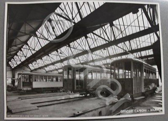 Fotografia d'epoca Officine Caproni Milano 1948 - Carrozze tramviarie deposito