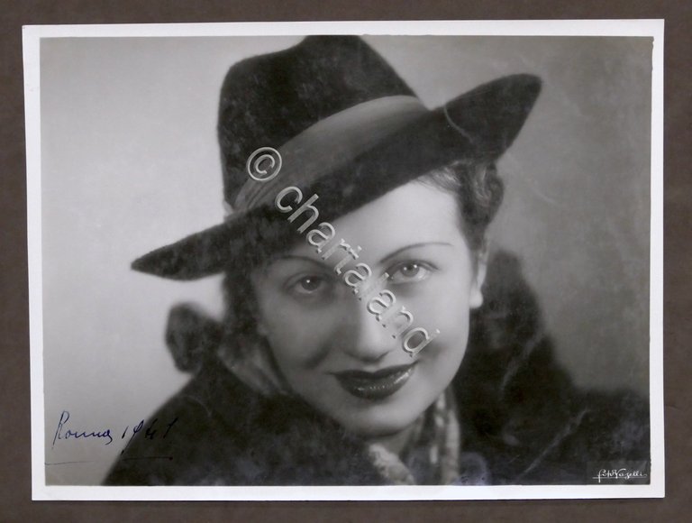 Fotografia dell'attrice Anna Maria Falchi - Roma - 1941