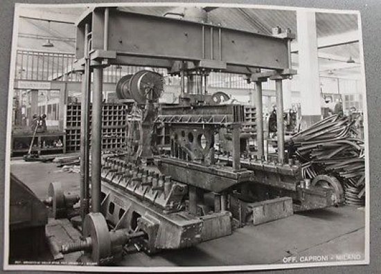 Fotografia epoca Officine Caproni Milano '48 pressa Schuler