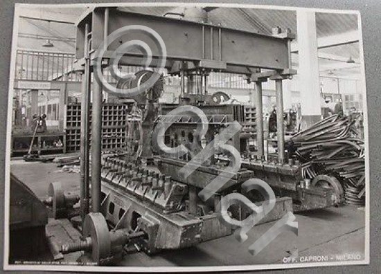 Fotografia epoca Officine Caproni Milano '48 pressa Schuler