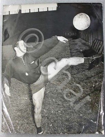Fotografia Farabola Calcio - Campione Palermo Dionisio Arce 1960