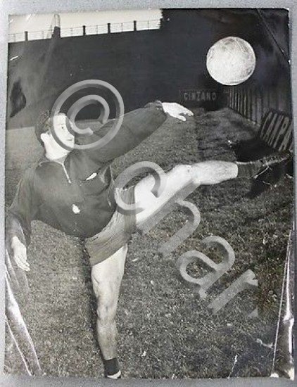 Fotografia Farabola Calcio - Campione Palermo Dionisio Arce 1960