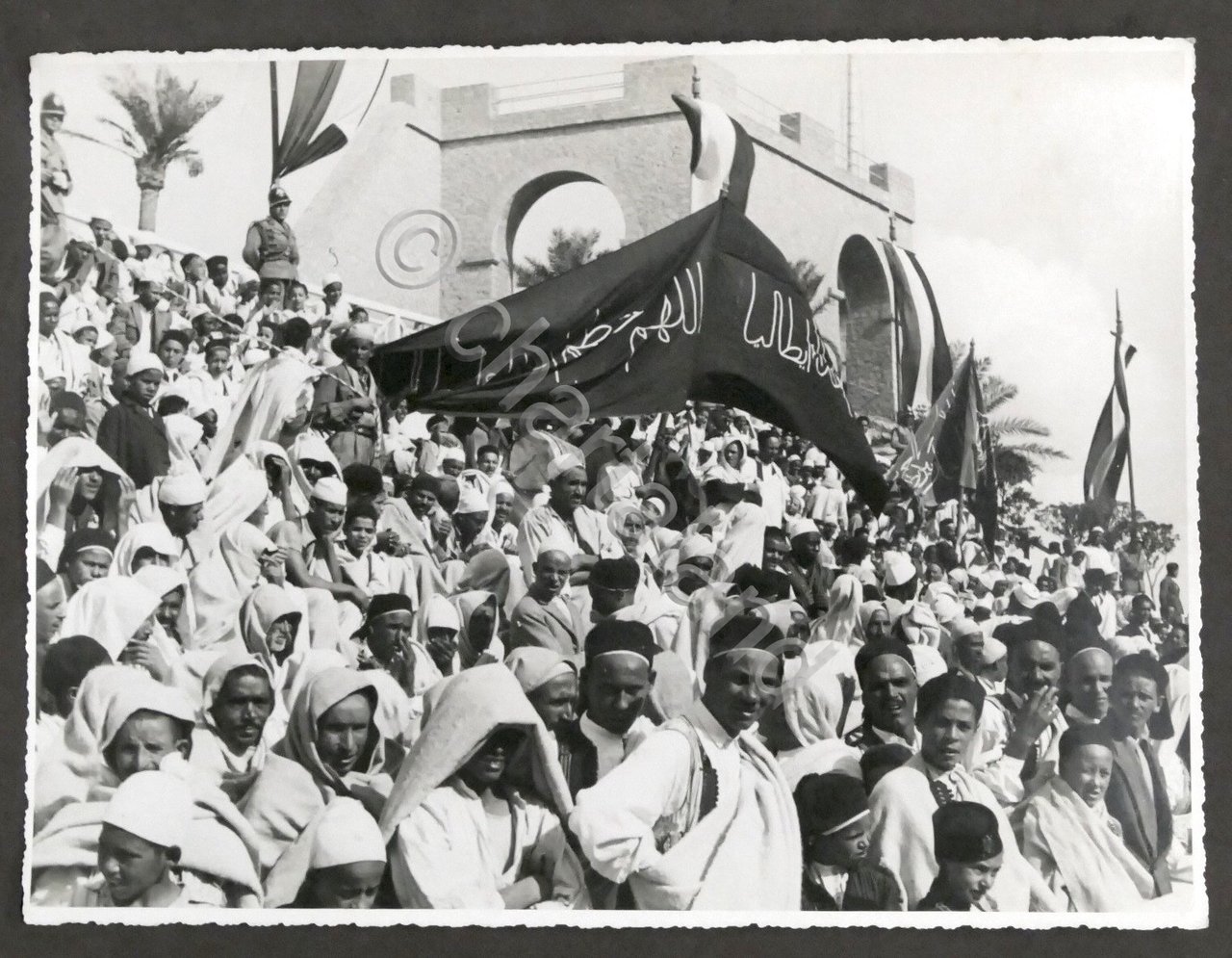 Fotografia gente assiste a parata Gioventù Araba del Littorio - … | Immagine principale