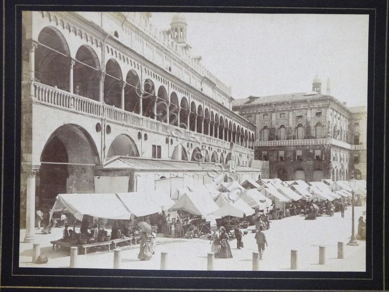 Fotografia Padova Piazza delle Erbe: Palazzo della Ragione e mercato … | Immagine Gallery 2