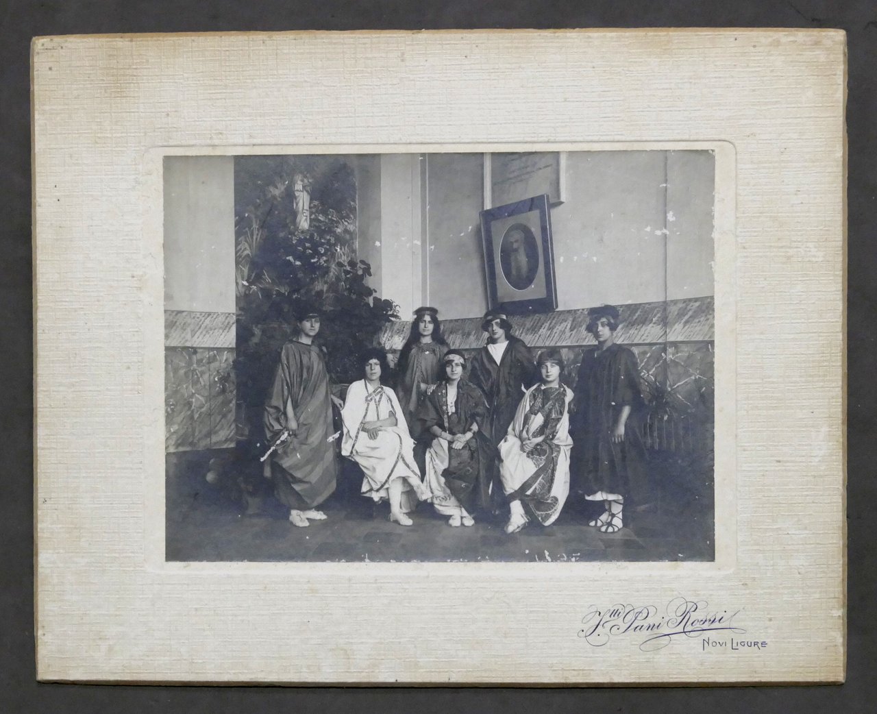 Fotografia ricordo recita presso Suore Pietrine - Liguria - anni … | Immagine principale