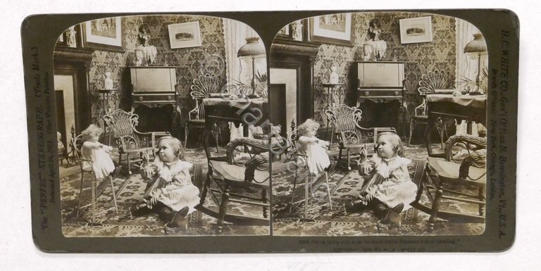 Fotografia stereoscopica - Bambina con pattini e bambola - 1903 | Immagine Gallery 2