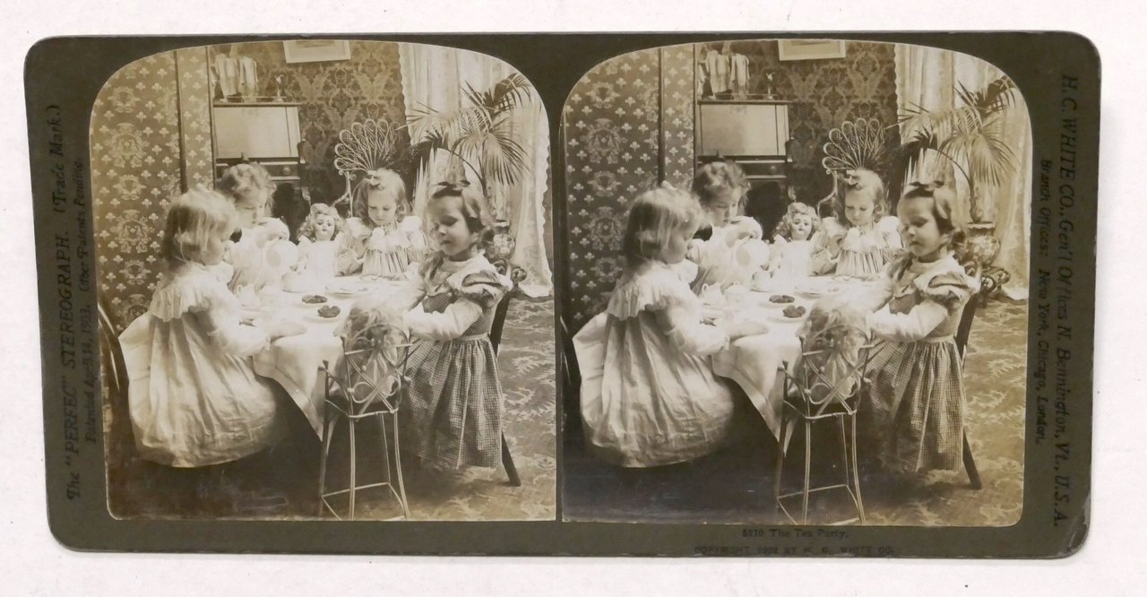 Fotografia stereoscopica - Bambine con bambole alla festa del tè …