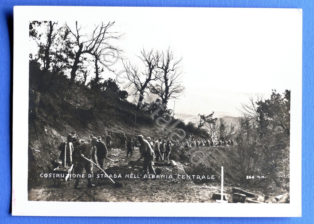 Fotografia WWI - Costruzione strada in Albania