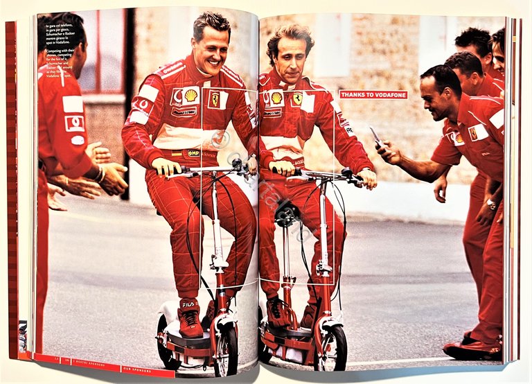 Rivista - Ferrari 2002 Campione del Mondo Piloti e Costruttori …