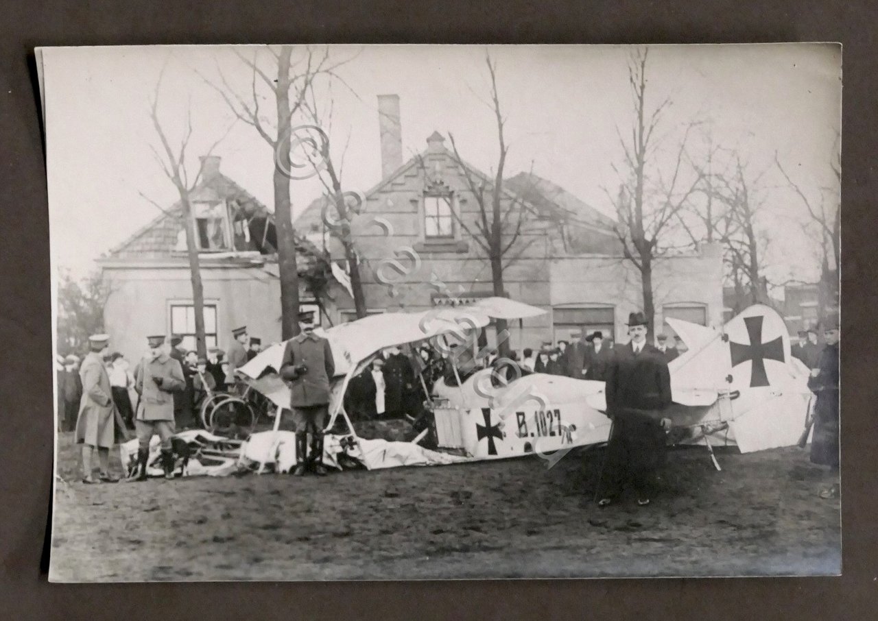 WWI - Fotografia aeroplano tedesco caduto in Olanda a Nimega … | Immagine principale