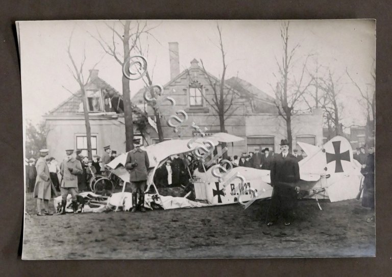 WWI - Fotografia aeroplano tedesco caduto in Olanda a Nimega … | Immagine Gallery 2