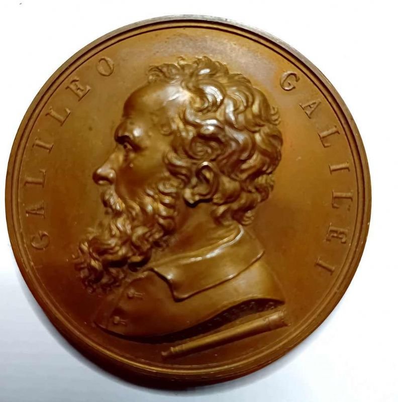 Bella medaglia in bronzo, diametro, cm.5.5. Lato A:- Profilo di …