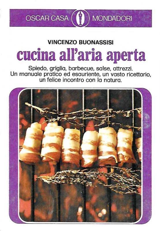 Cucina all'aria aperta, spiedo, griglia, barbecue.