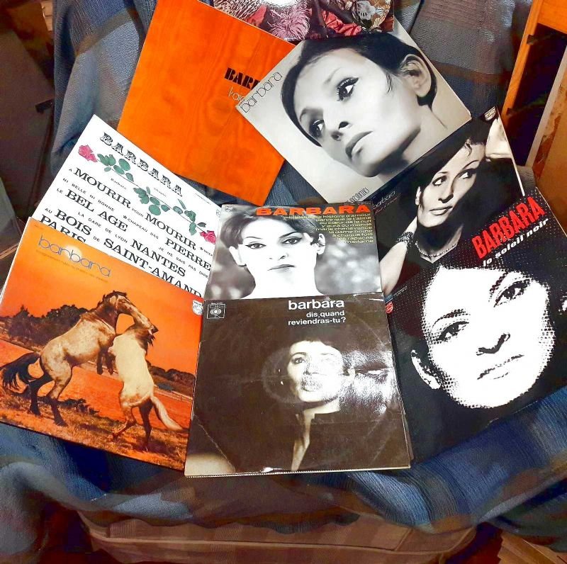 Insieme di 9 vinili, (Uno doppio), 33/gr tutti della stesa …