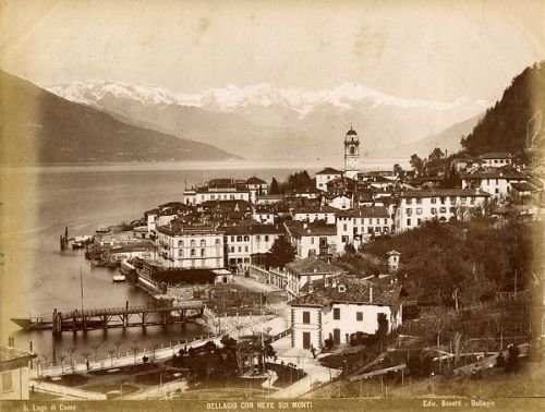 Veduta panoramica con scorcio del lago di Como.