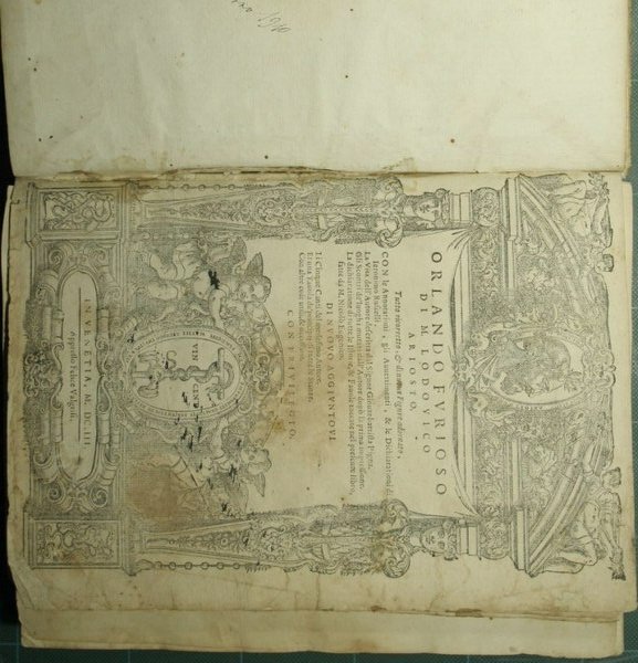 Orlando furioso di M. Lodovico Ariosto, tutto ricorretto, & di nuove figure adornato. Con le annotationi, gli avvertimenti, & le dichiarationi di Ieronimo Ruscelli