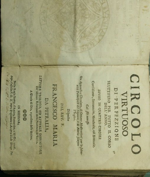 Circolo virtuoso di perfezione fruttifero per tutto il corso dell'anno