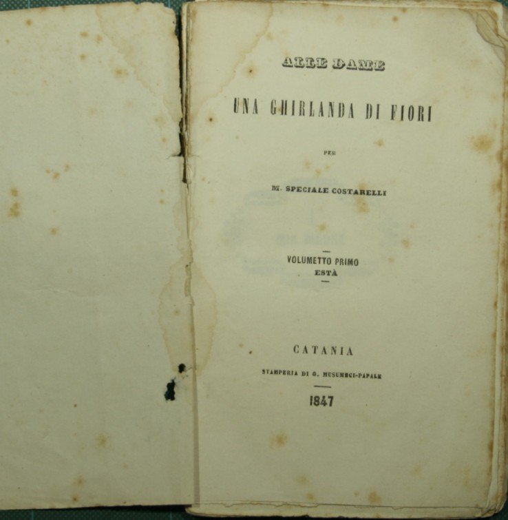 Alle dame una ghirlanda di fiori